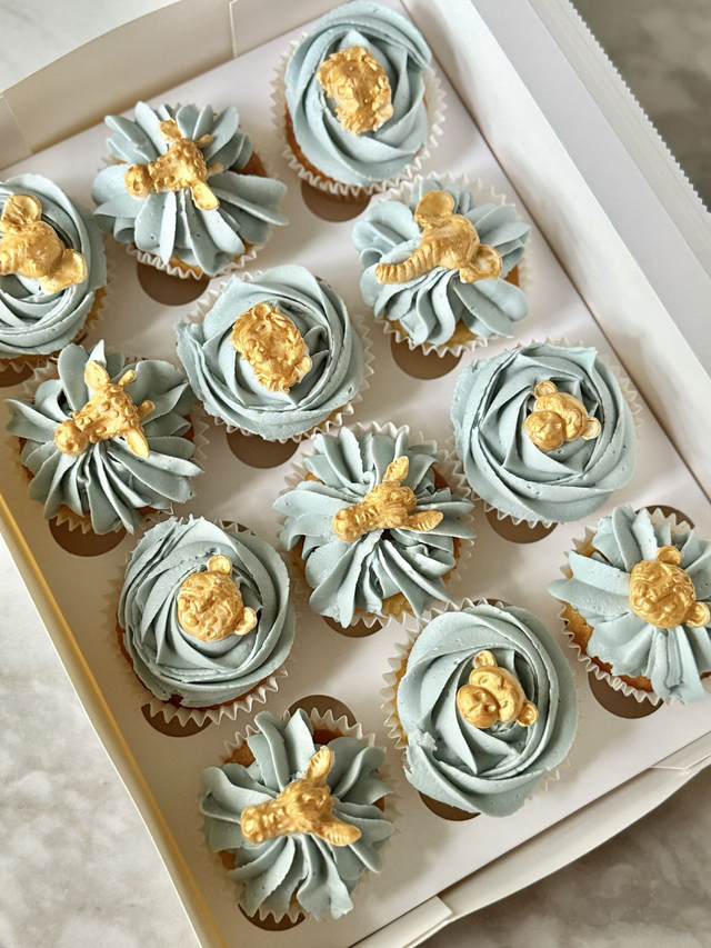 Blue Safari Jungle Animals Birthday Cupcakes