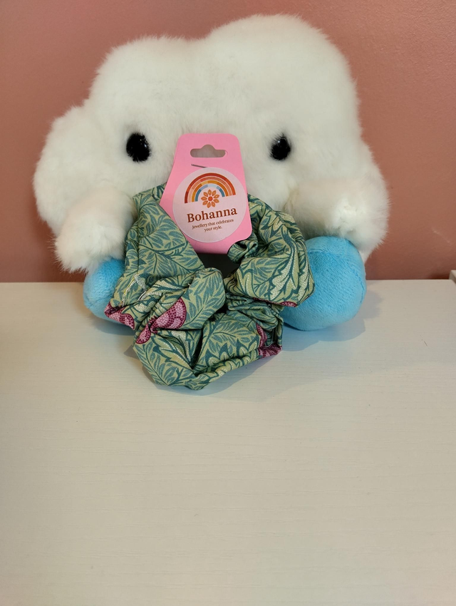 Handmade scrunchie - William Morris strawberry print 