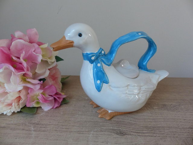 Théière artisanale en forme de canard ou d'oie avec foulard bleu peinte main, décoration originale cuisine, cadeau collectionneur Japon