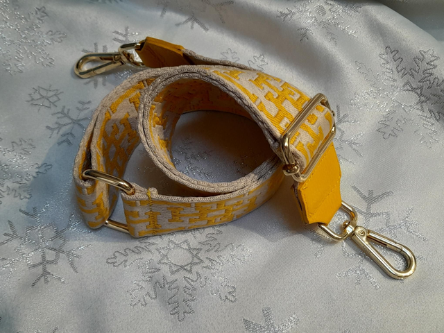 Sangle de sac carré jaune 