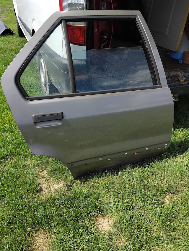 Porte arrière droite 