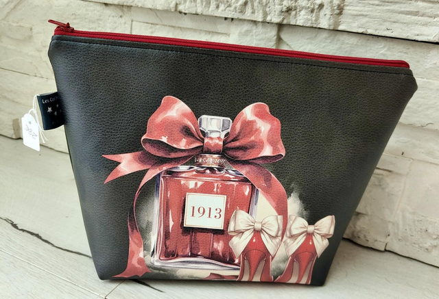 Trousse parfum escarpins rouge