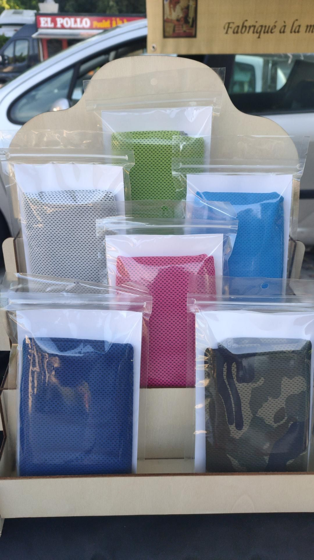 Serviette rafraîchante