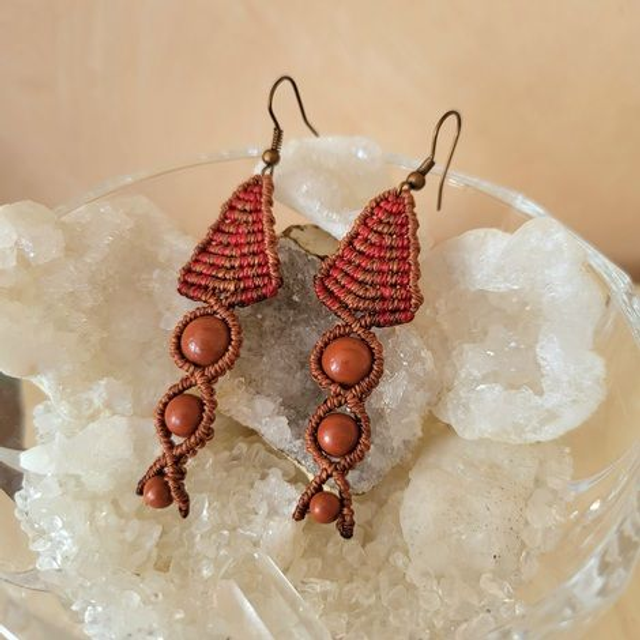 Kit Boucles d’oreilles Lyra 2 Jaspe rouge (micro-macramé fils marron et rouge)