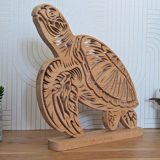Tortue de mer en hêtre