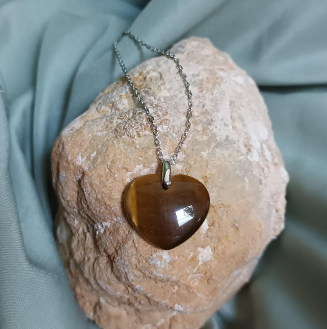 Pendentif cœur en œil de tigre