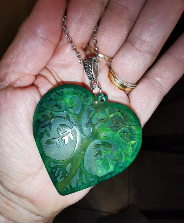Pendentif cœur arbre vert