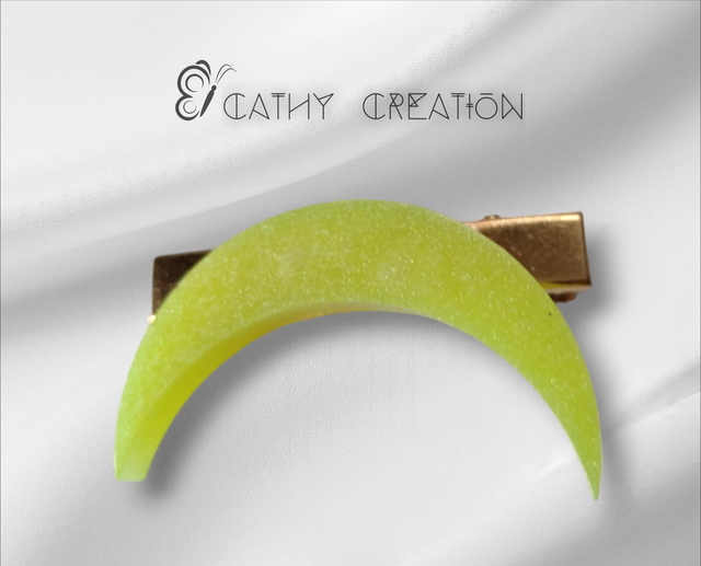 Pince à cheveux lune jaune 