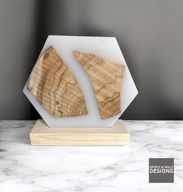 Sechseck-Lampe aus Epoxidharz & Holz – mit Holzsockel