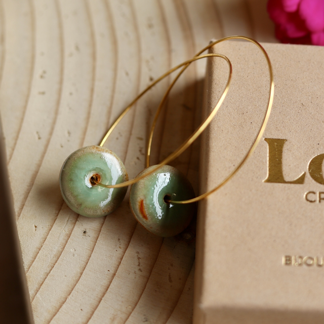 Boucles d’oreilles en grès émaillées de vert