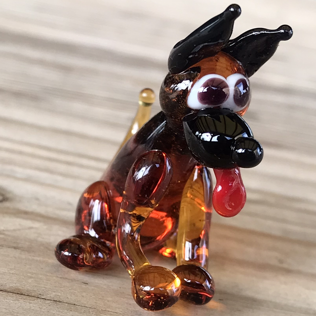 Üveg németjuhász kutya