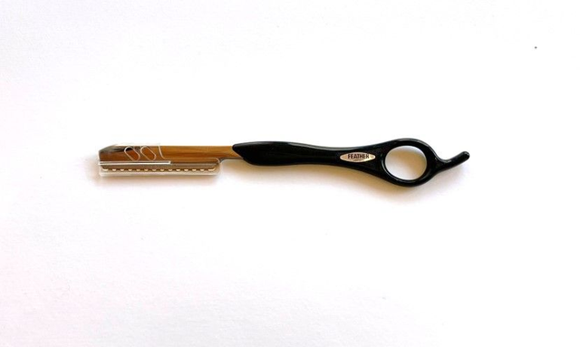 Navaja Feather Styling Razor