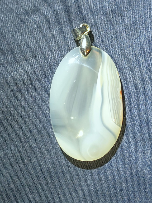 Pendentif agate blanche