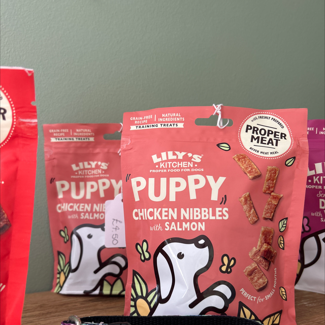 Lily’s kitchen puppy chicken and salmon treats 
