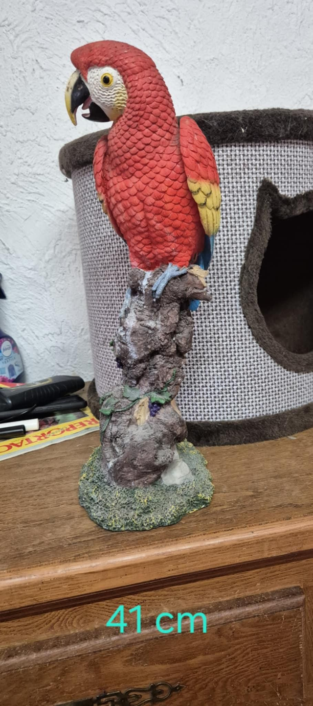 Statuette perroquet en résine 41 cm H