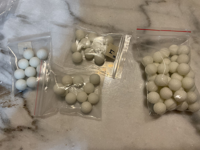 02L ... Billes 14 mm mousse polyuréthane blanc fluorescent 1,6g/u pour lance pierre enfant et cibles fléchettes connectées