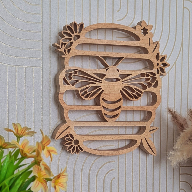 Abeille en hêtre