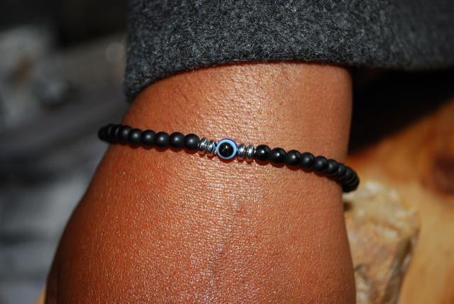 Bracelet en shungite avec œil de fatima