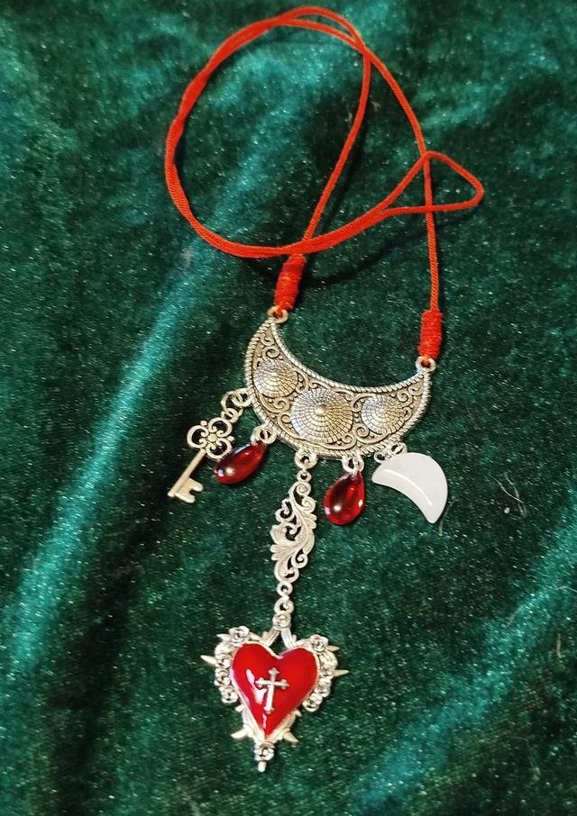 Collier ex voto