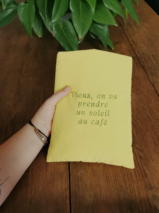 🌼 Pochette à livre - Prendre un soleil au café