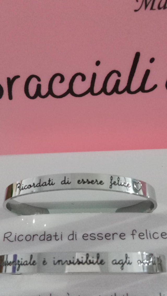 Braccialetto " ricordati di essere felice"