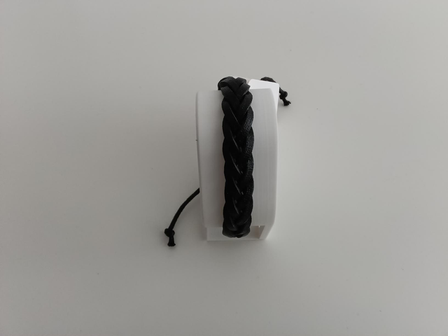 Strak gevlochten leren armband