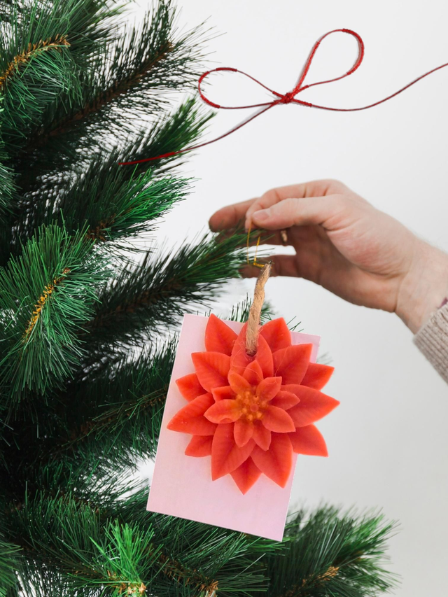 Poinsettia parfumé à suspendre 
