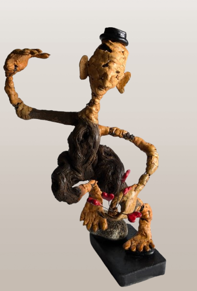 Sculpture amoureux romantique sur bois de cep de vigne