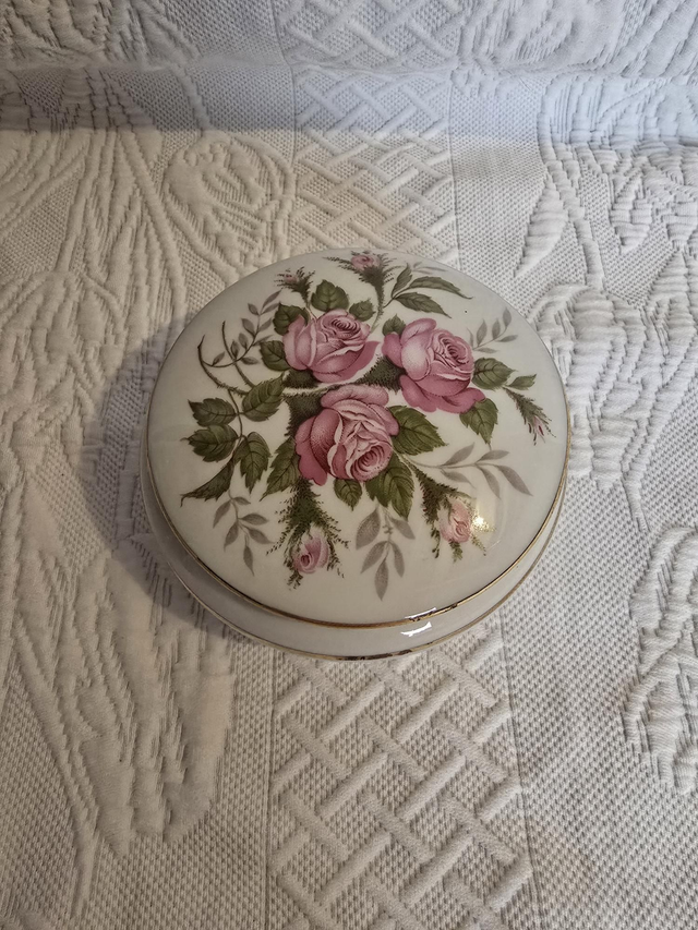Bonbonnière porcelaine 