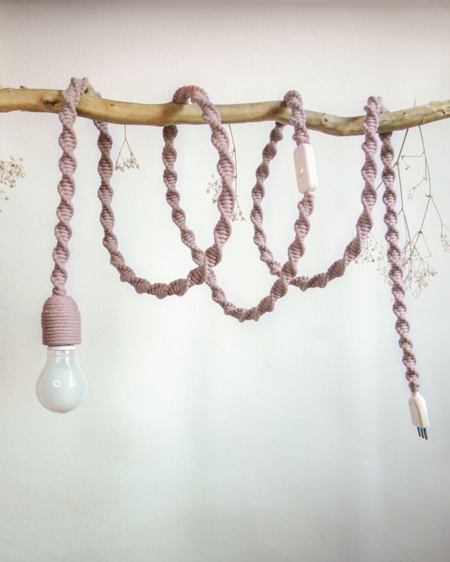 𝐿𝑎𝑚𝑝𝑎𝑑𝑎 𝑎 𝑠𝑜𝑠𝑝𝑒𝑛𝑠𝑖𝑜𝑛𝑒