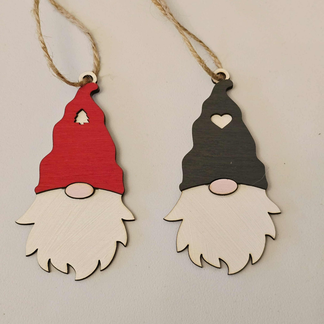 Roikkuva joulutonttu