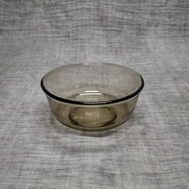 Arcoroc | Schaaltje Rond (diameter 10 cm | hoogte 4,5 cm) Frans fabrikaat Transparant  in zwart rookkleurig gehard glas | Vintage
