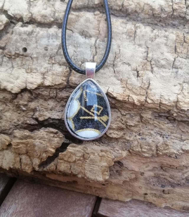 Collier G01 Goutte Noir