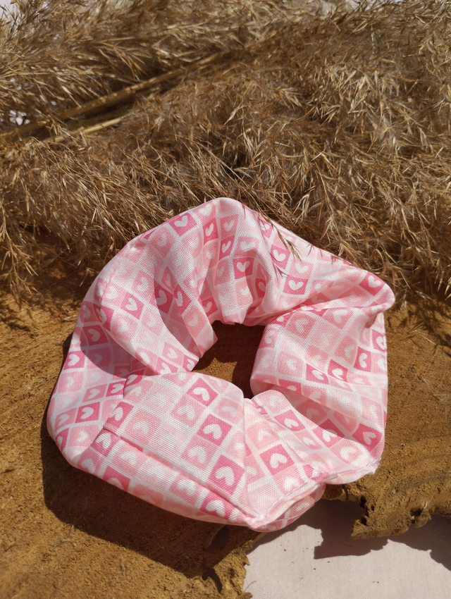 Chouchou satiné - motif petits coeurs