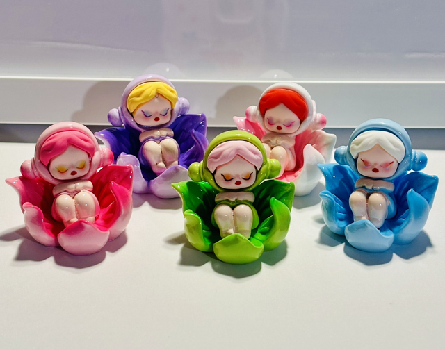 Beautiful SP figure doll sitting in petal flower 5 colours