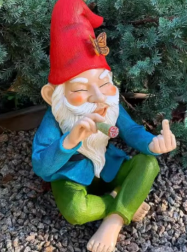 Prachtig tuinbeeld Rokende Kabouter rood (15cm)