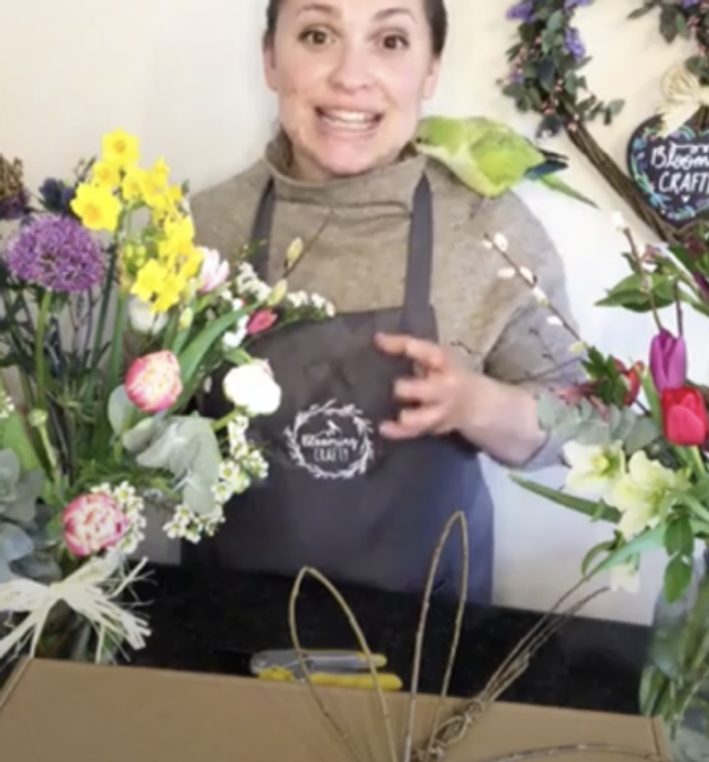 Through The Meadow Fresh Flower &amp; Willow Dragonfly Turtoial