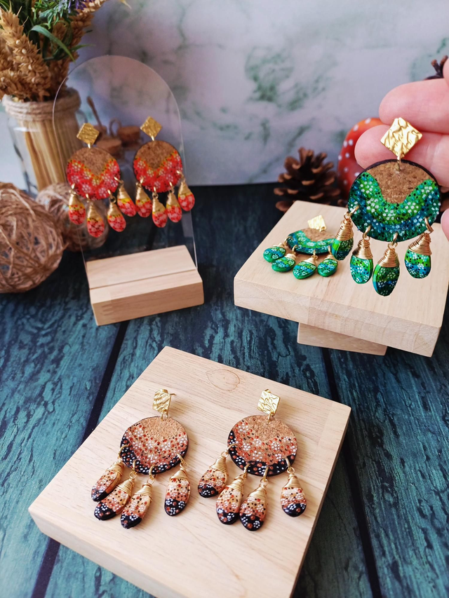 &quot;Équinoxe&quot; Attrape-rêve d&#039;automne doré - Boucles d&#039;oreilles liège et graines 