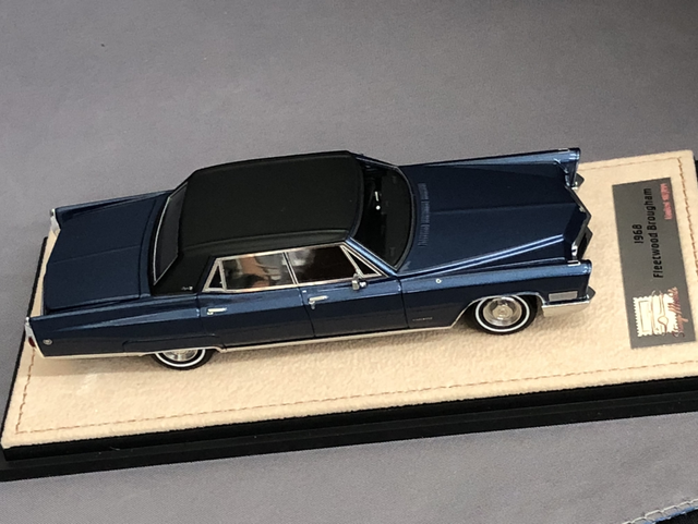 Cadillac Fleetwood Brougham 1968 Stamp Models 1:43