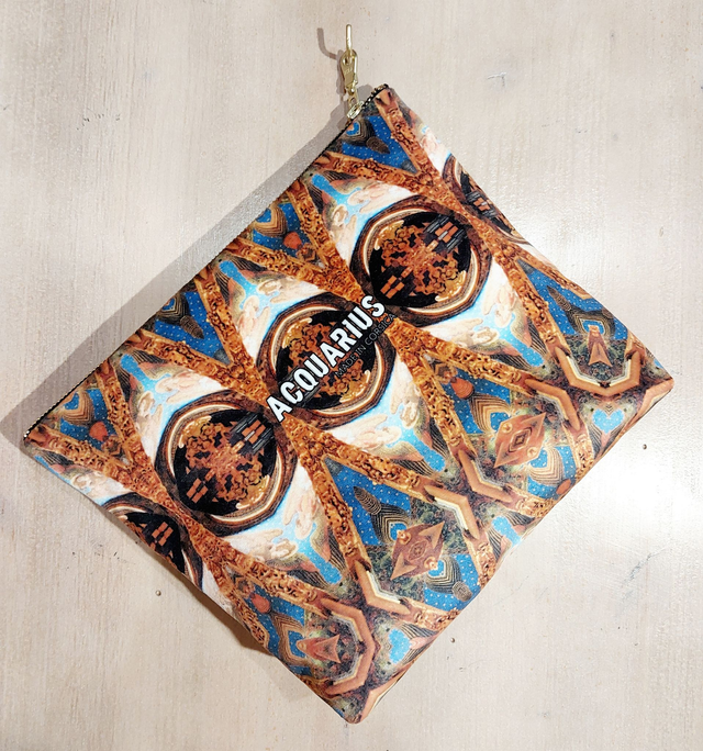 Valencia. Pochette en velours. 