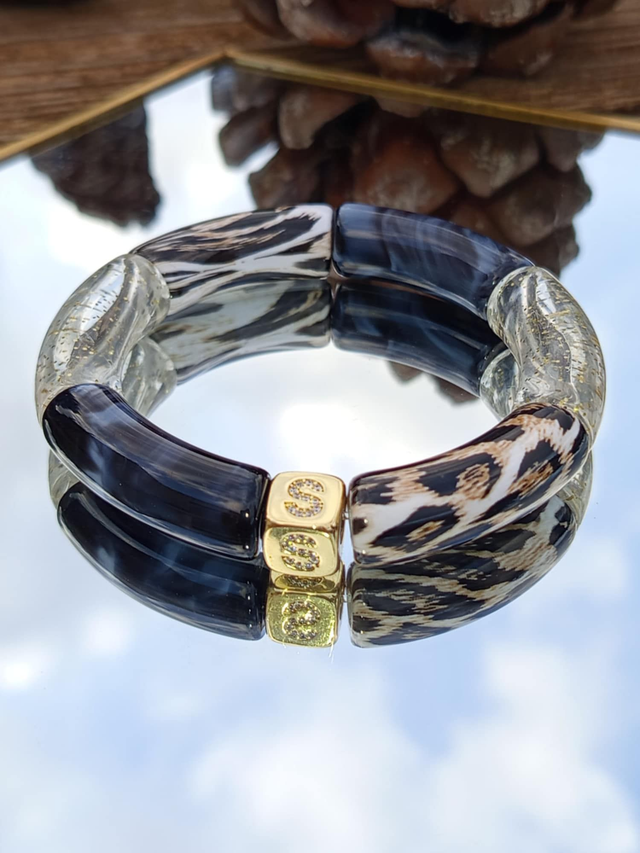 Bracelet jonc perles tubes acrylique léopard Indrani Sundarata