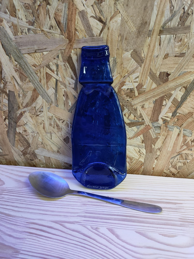 FLAUB_WEB003 Petite bouteille fondue coudée bleue