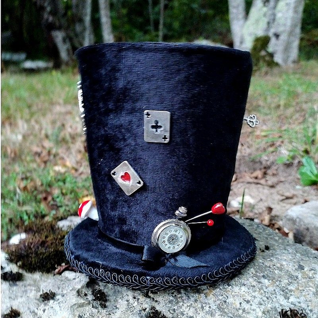 Petit chapeau Dark Alice