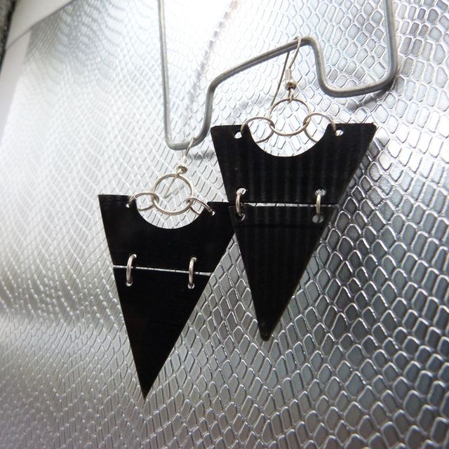 Boucle d&#039;oreille vinyle &quot;Eiffel Tower&quot; 