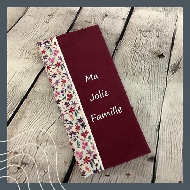 Protège ma jolie famille couleur bordeaux 