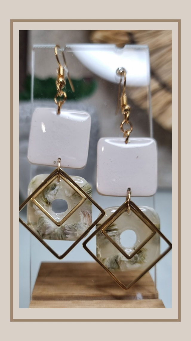 Boucles d&#039;oreilles fausse pierre naturelle double carré 