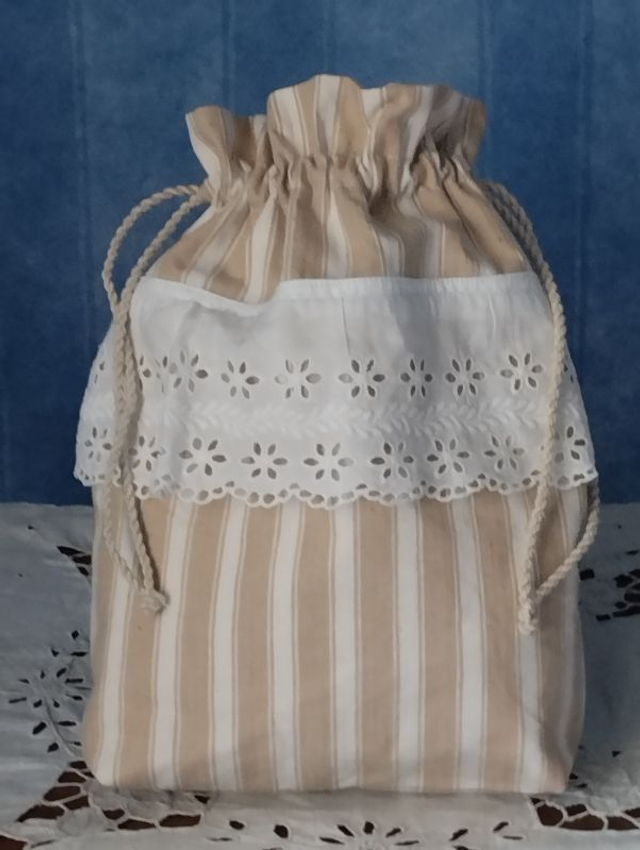 sac pochon romantique broderie anglaise toile à matelas beige doublée coton