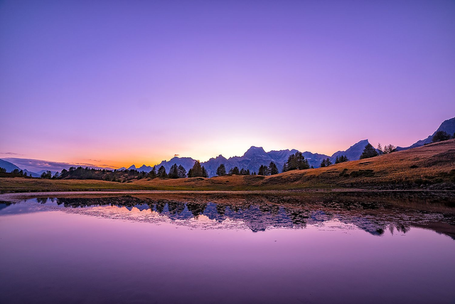 Lago Sangiatto superiore ora blu