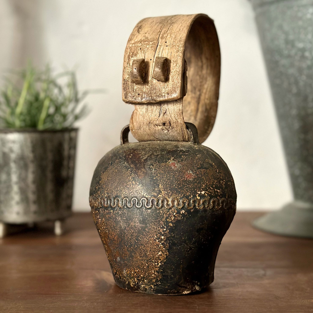 l'ancienne cloche de chèvre