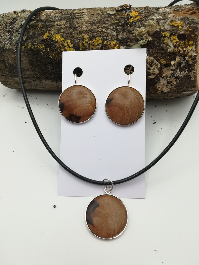 Bijoux en bois de laurier palme